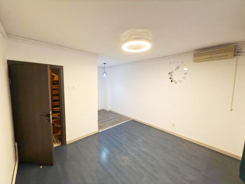 Vatra Luminoasa, vila individuala 6 camere, curte proprie, orice activitate
